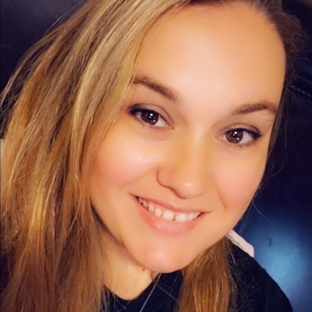 Meet your Posher, Courtney